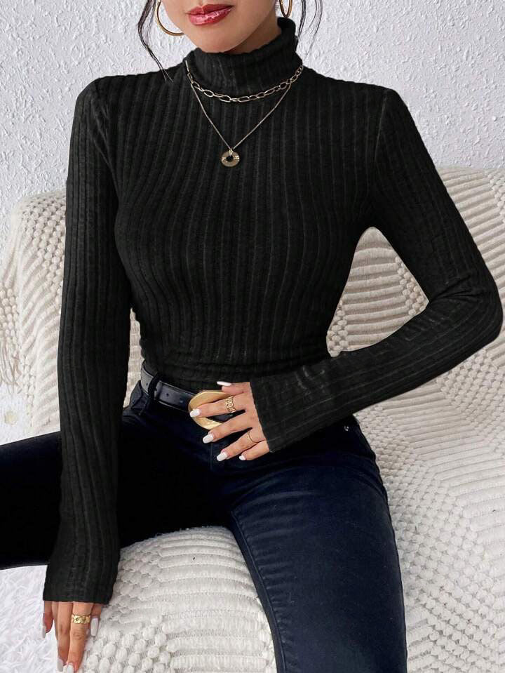 V-Ausschnitt Pullover mit Strukturstreifen – Eleganter Strickstyle